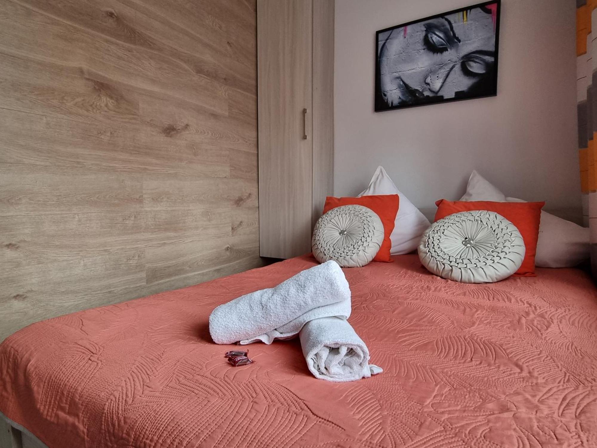 Appartamento Q Apart Zachodnia - Trzy Pokoje, Manufaktura, Parking, Fv Łódź Esterno foto